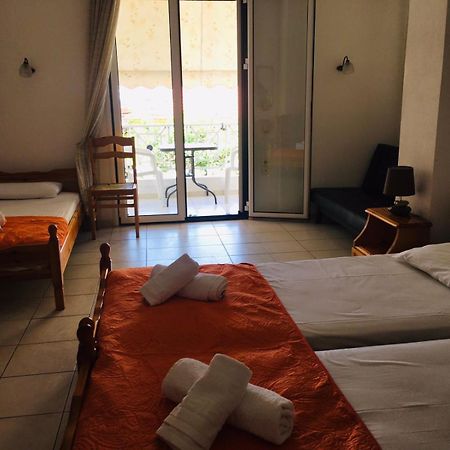 Araliki Apartments & Studios Loutra Edipsou  Quarto foto